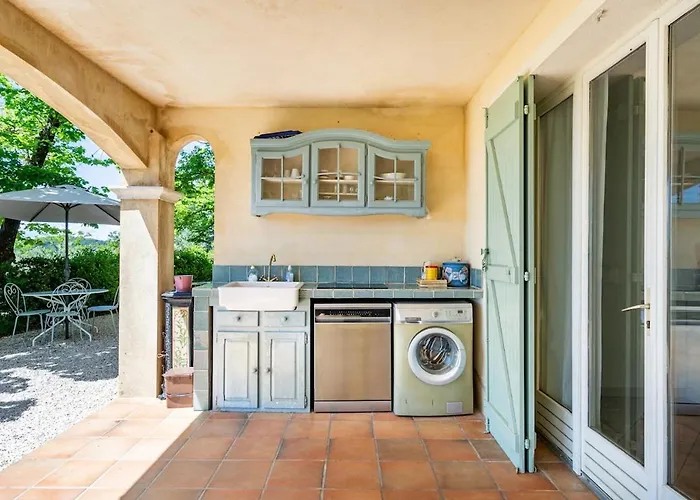 Magnificent Villa Very Quiet, Swimming Pool, Greenery, Fenced Garden, Spectacular View